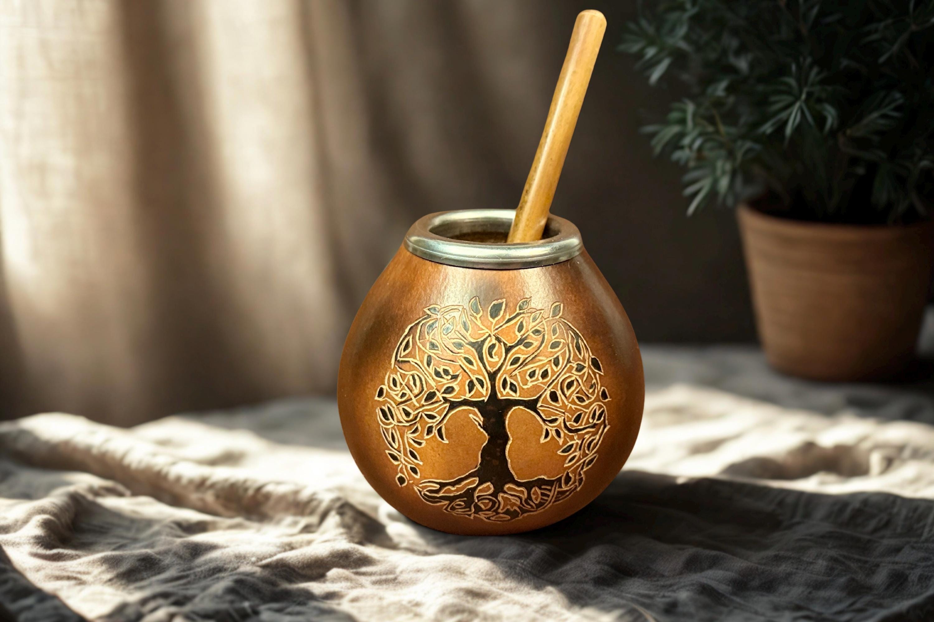 Handmade Yerba Mate Gourd 400ml with Tree of Life Engraving