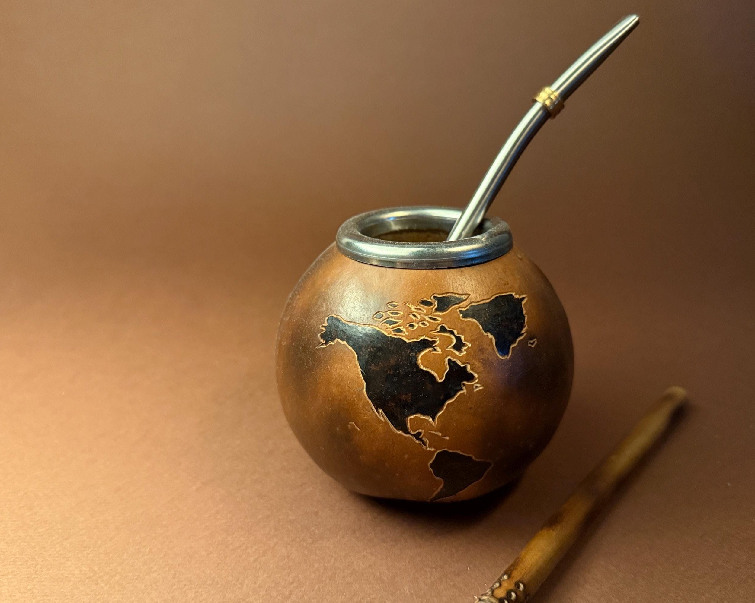 Handmade 400ml Mate Gourd with World Map Engraving