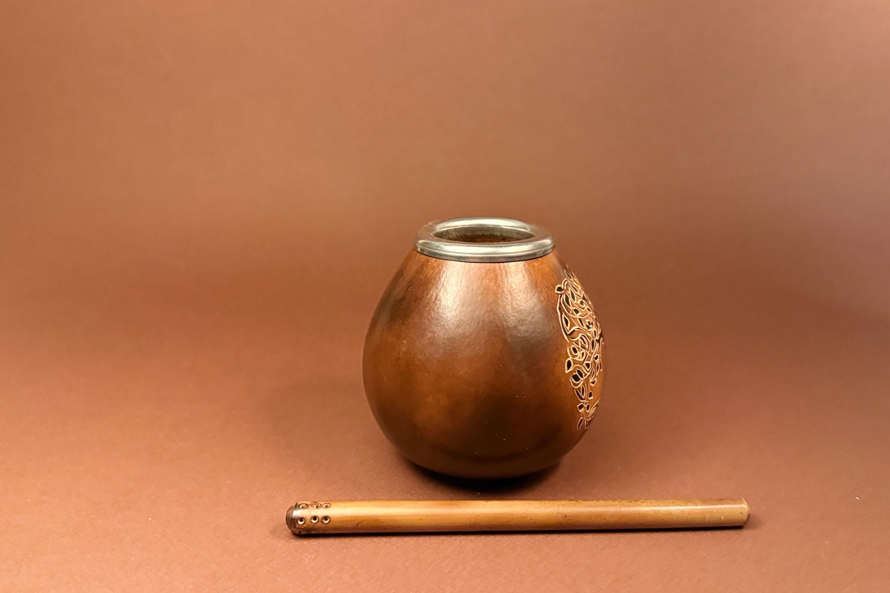 Handmade Yerba Mate Gourd 400ml with Tree of Life Engraving