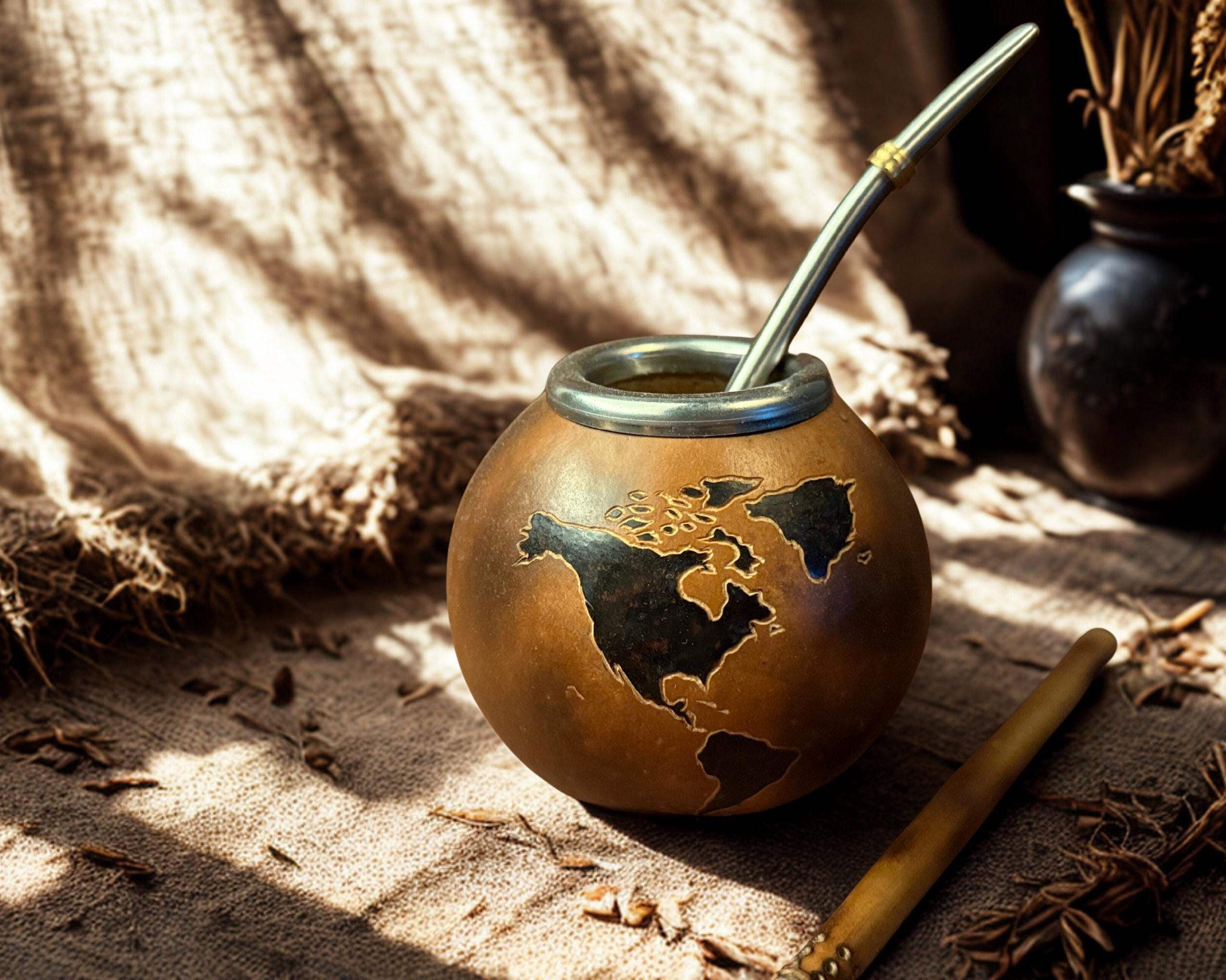 Handmade 400ml Mate Gourd with World Map Engraving