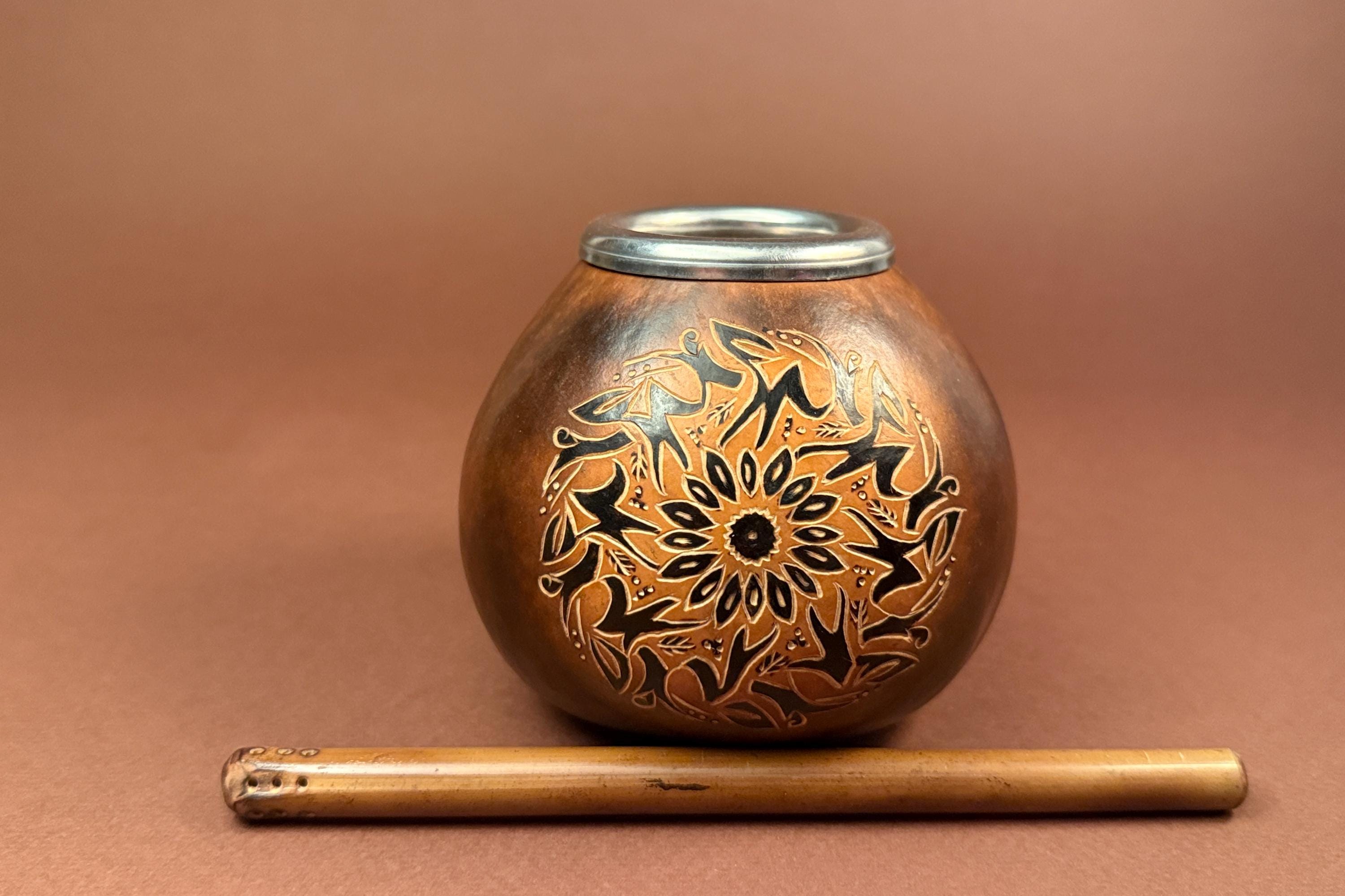 Yerba Mate Gourd with Sun Engraving 400ml