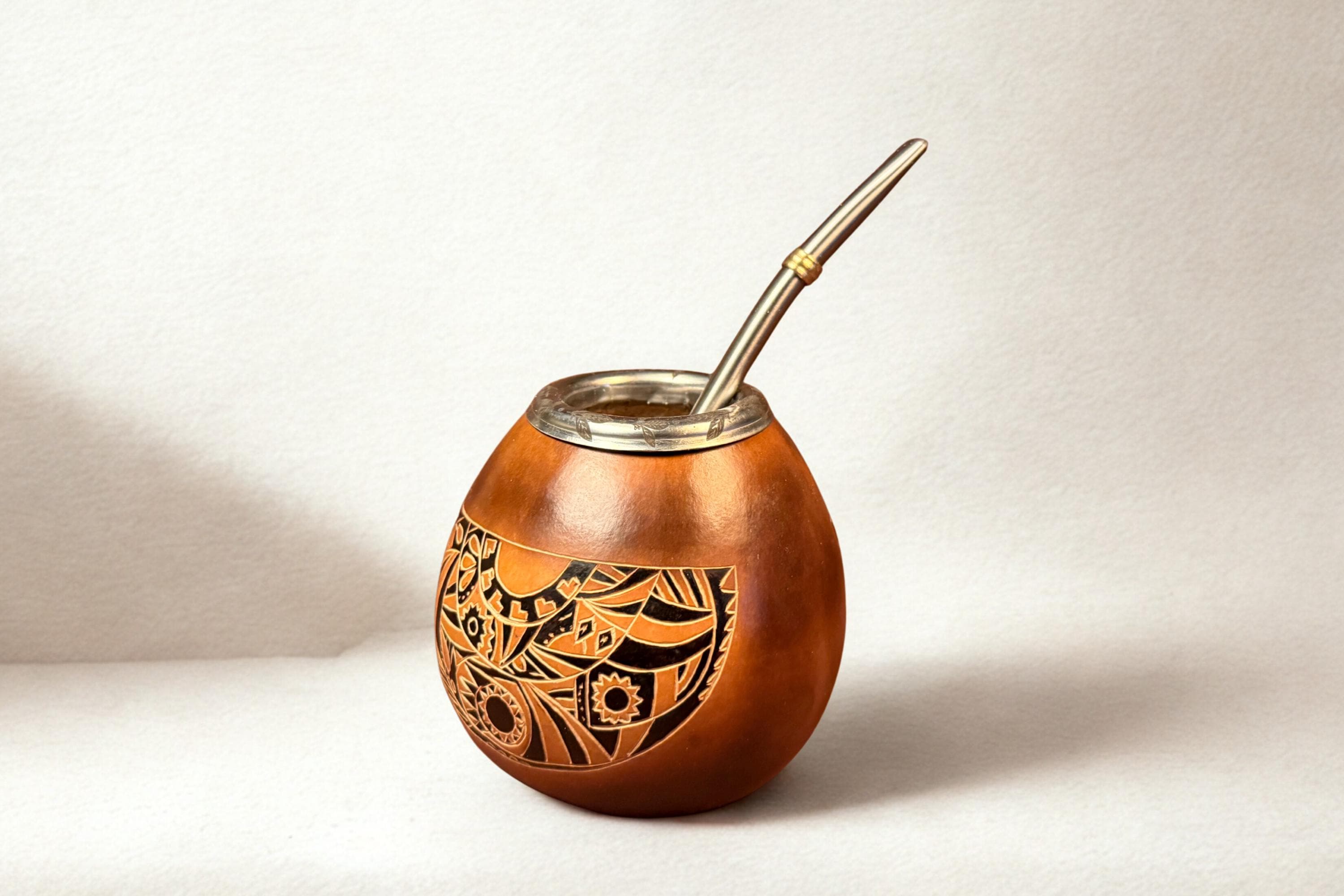 Handmade Yerba Mate Gourd – 400mlwith Ornamental Engraving