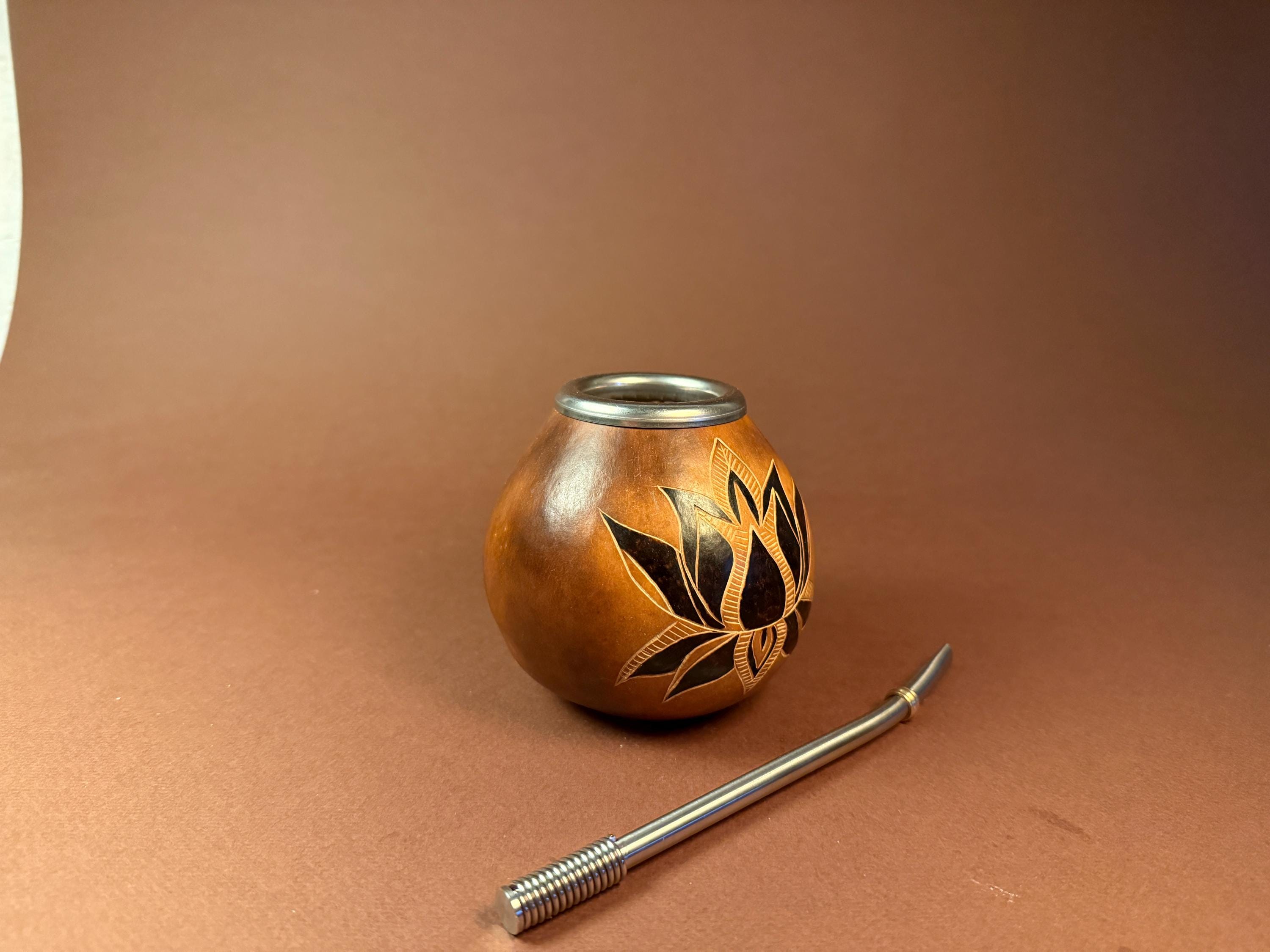 Yerba Mate Gourd 400ml White Lotus Engraving