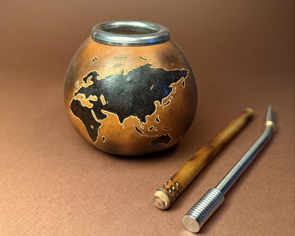 Handmade 400ml Mate Gourd with World Map Engraving