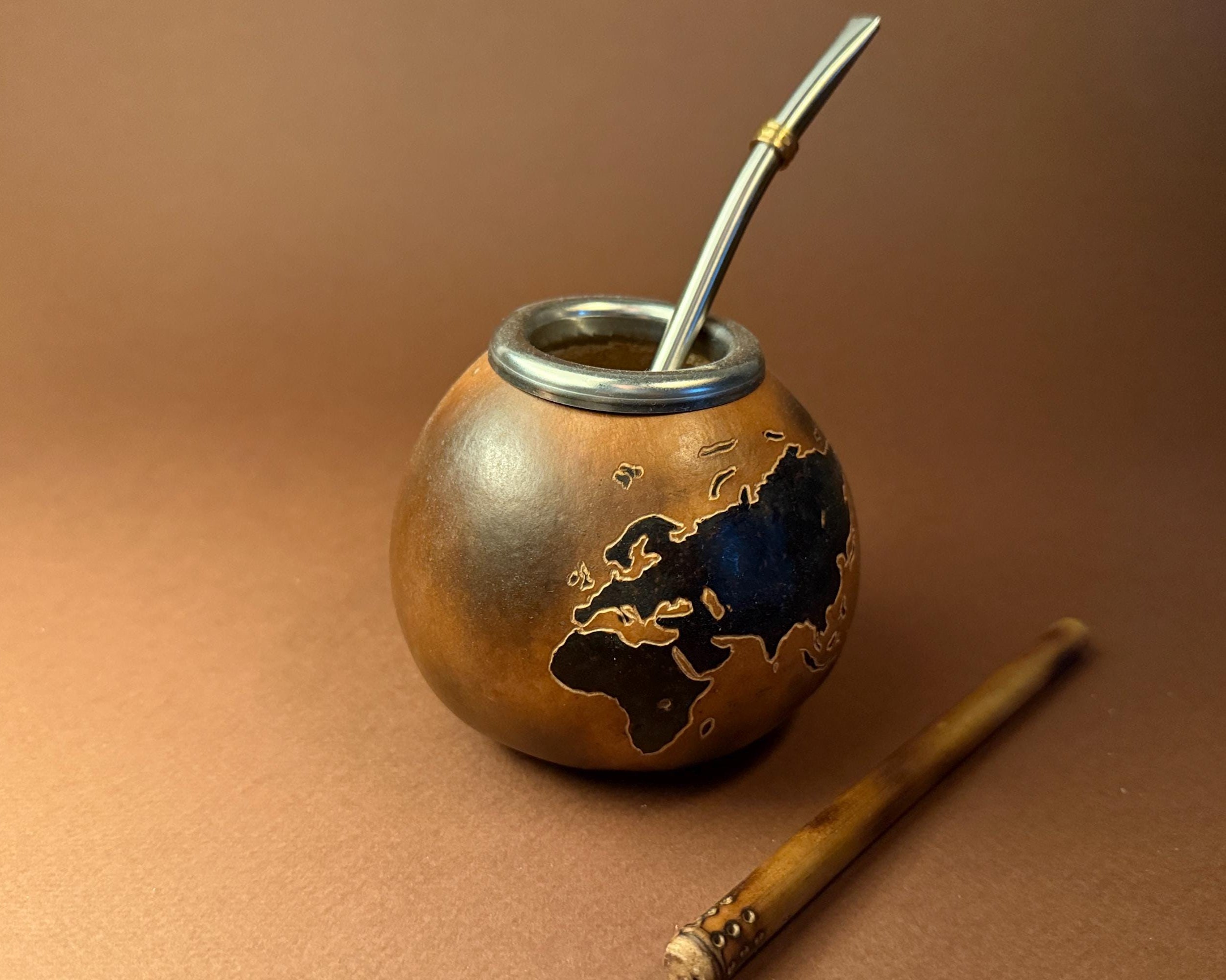 Handmade 400ml Mate Gourd with World Map Engraving