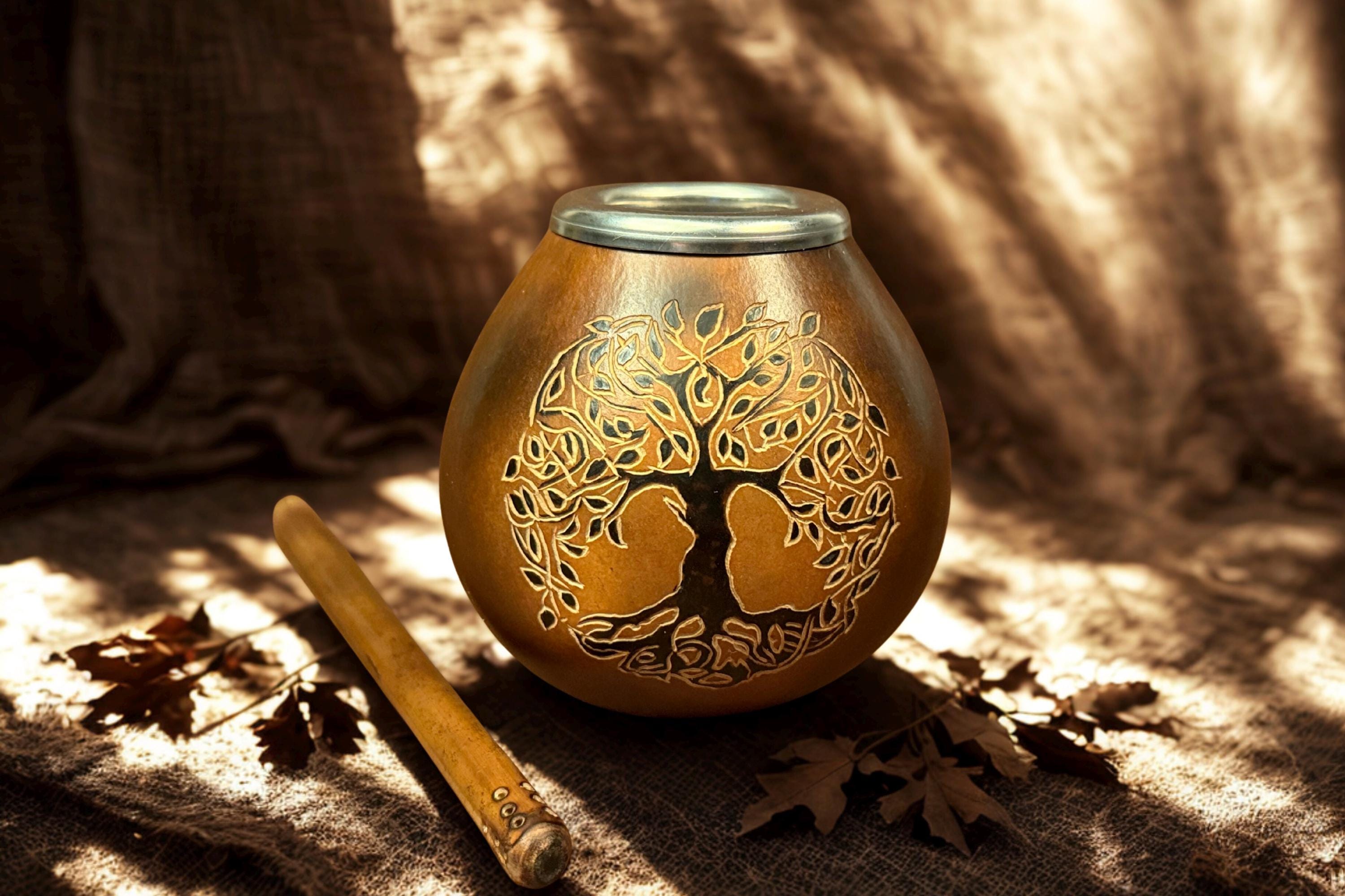 Handmade Yerba Mate Gourd 400ml with Tree of Life Engraving