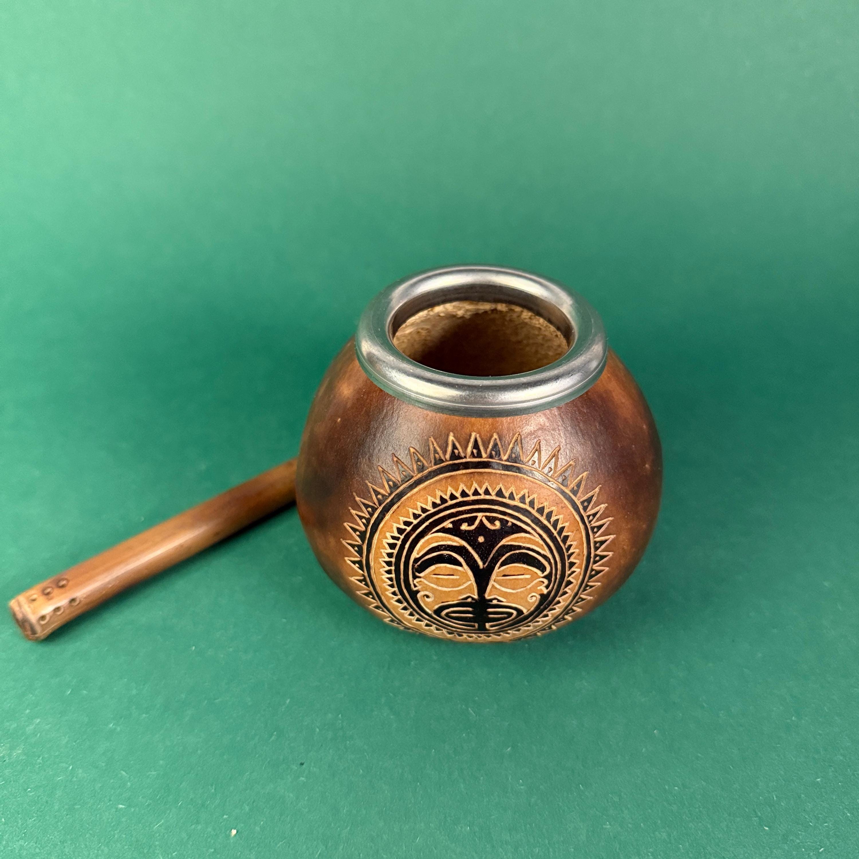 Yerba Mate Gourd with Tribal Sun Engraving – 400ml