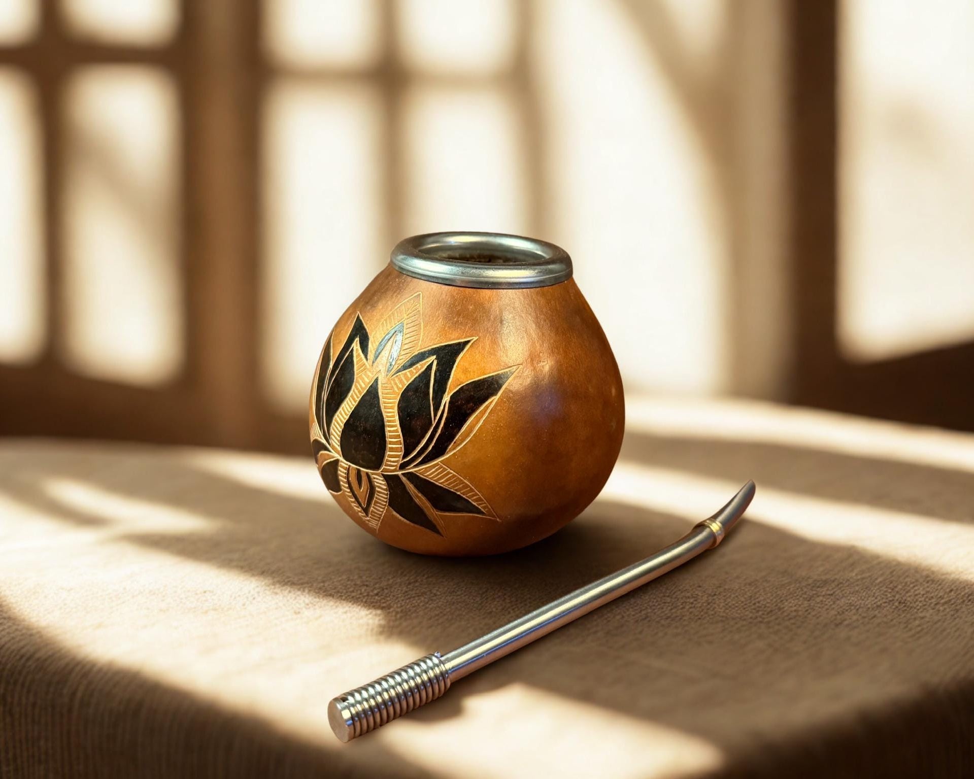 Yerba Mate Gourd 400ml White Lotus Engraving